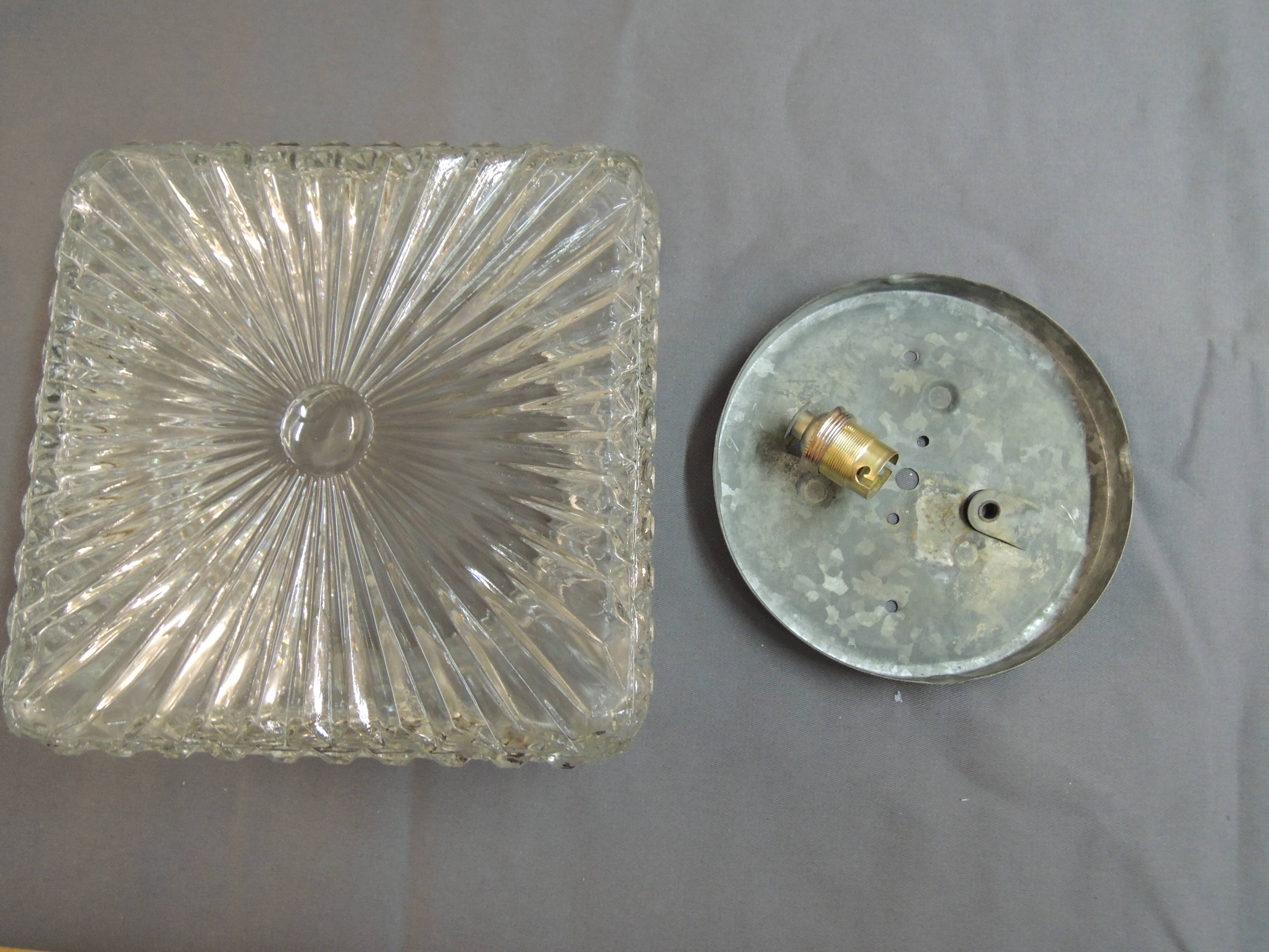 Plafonnier carré en verre moulé