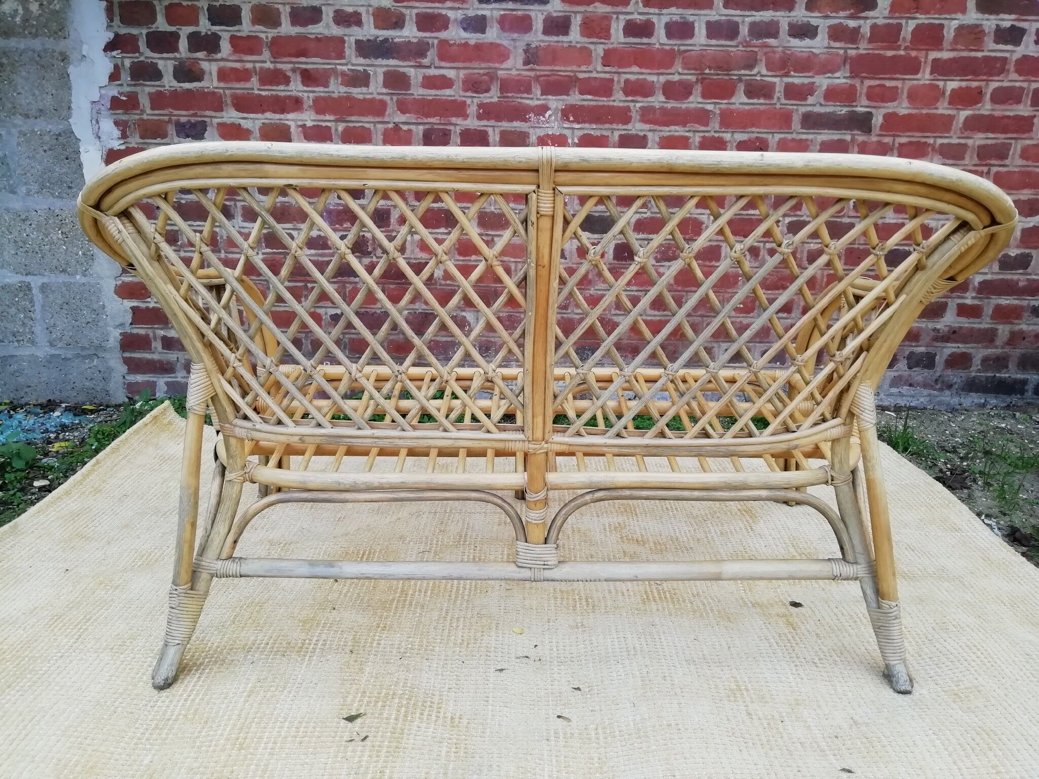 Vintage rattan lounge