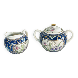 Small milk jug and sugar bowl from Japan with floral patterns from the 1930s/1940s.