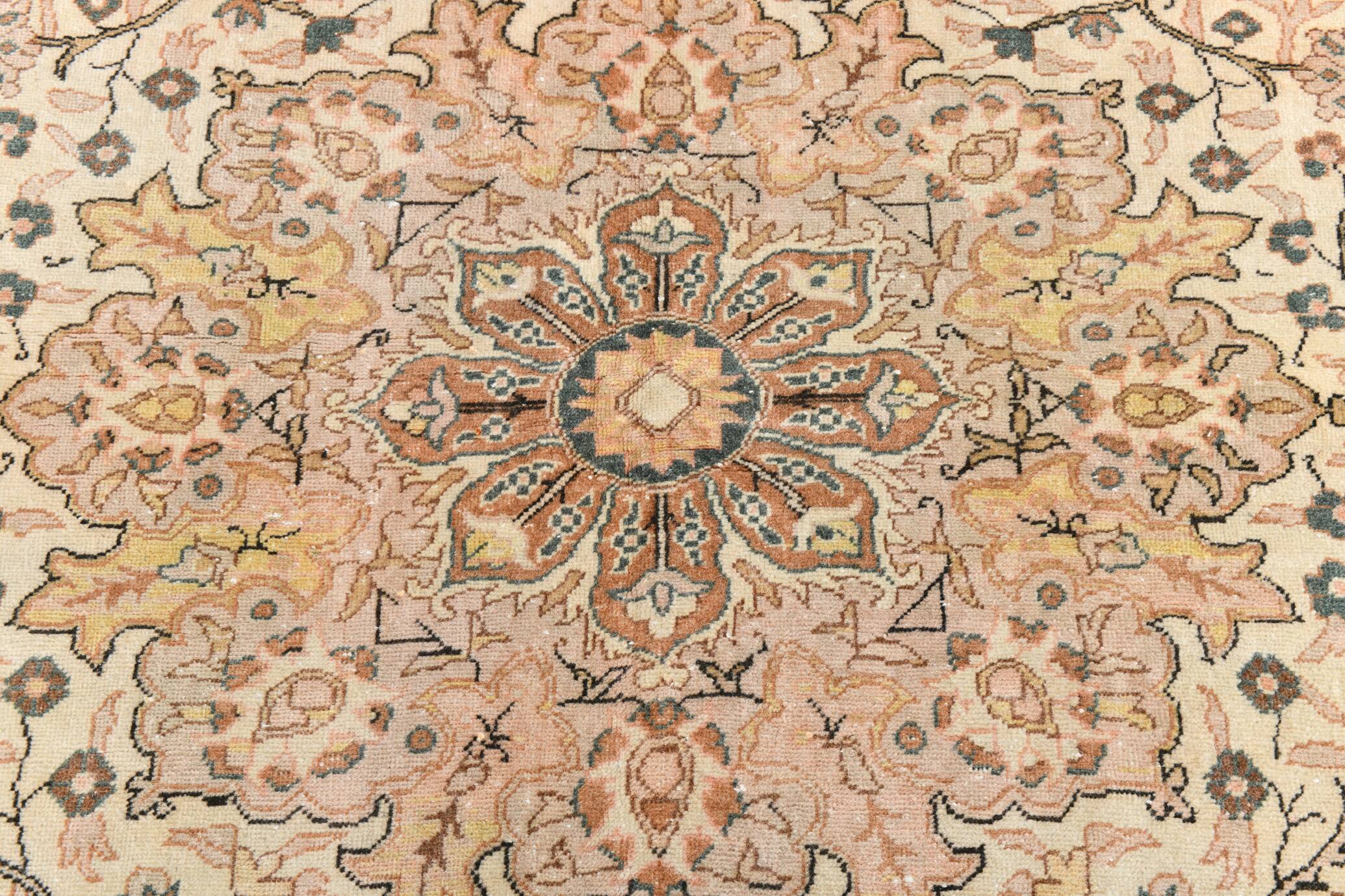Vintage Cream & Brown Classic Pattern Persian Rug, 193x286Cm