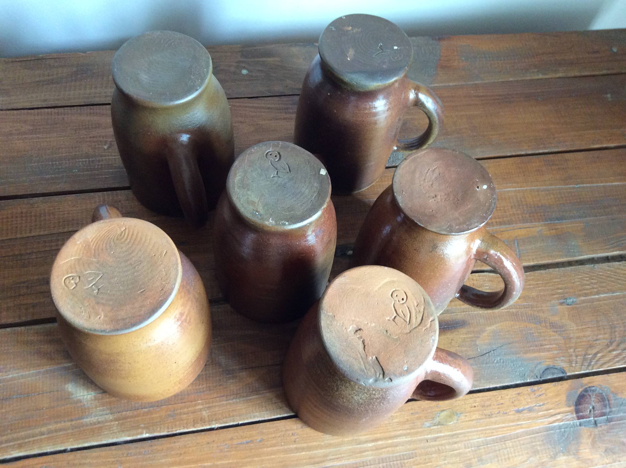 6 stoneware mugs