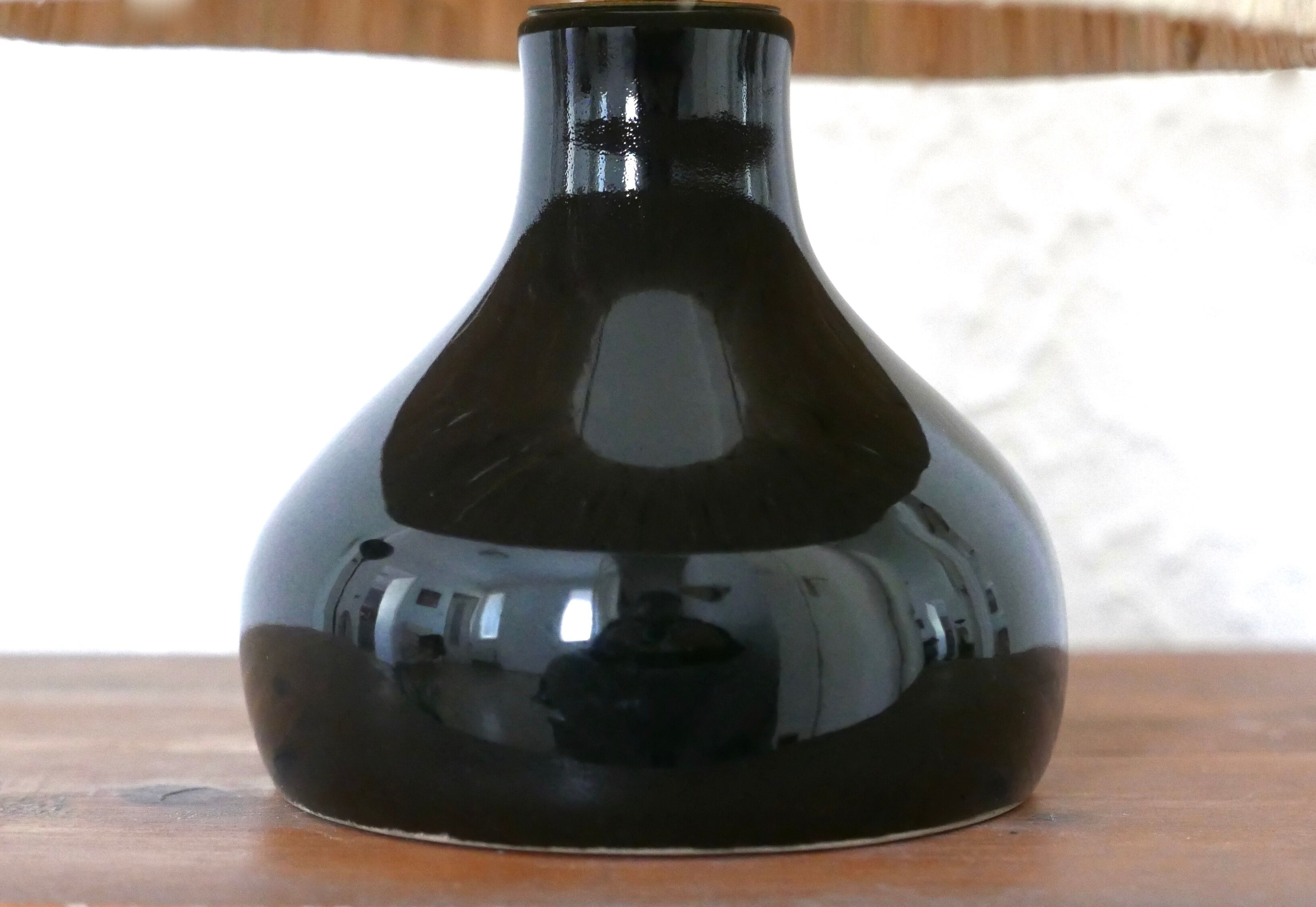 Black ceramic lamp, raffia lampshade, 70s