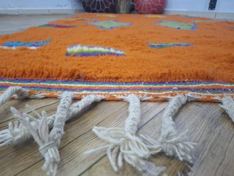 Handmade traditional Beni Ourain Berber rug, size 150 x 250 cm.