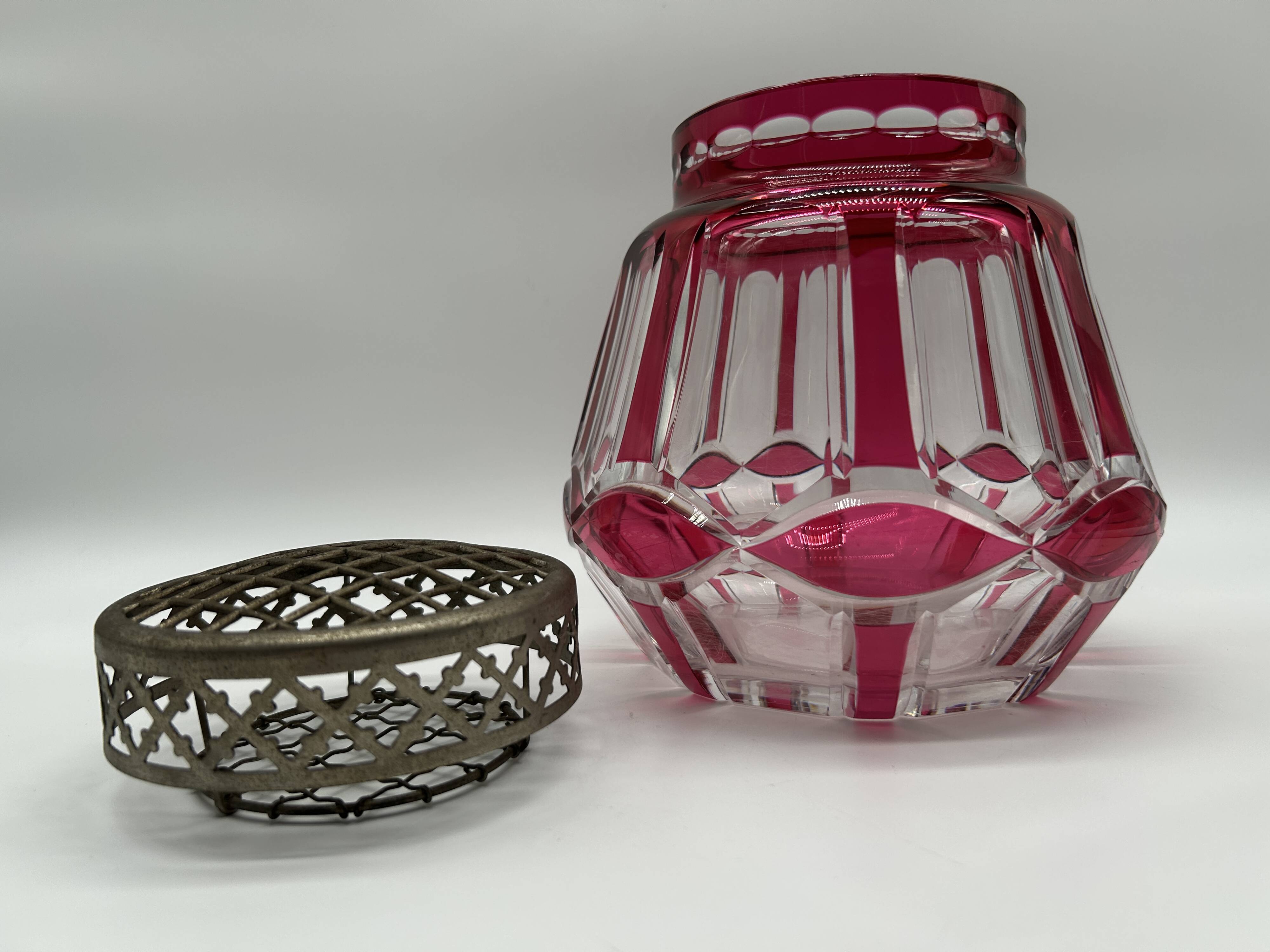 Art Deco flower holder in crystal from Val Saint-Lambert
