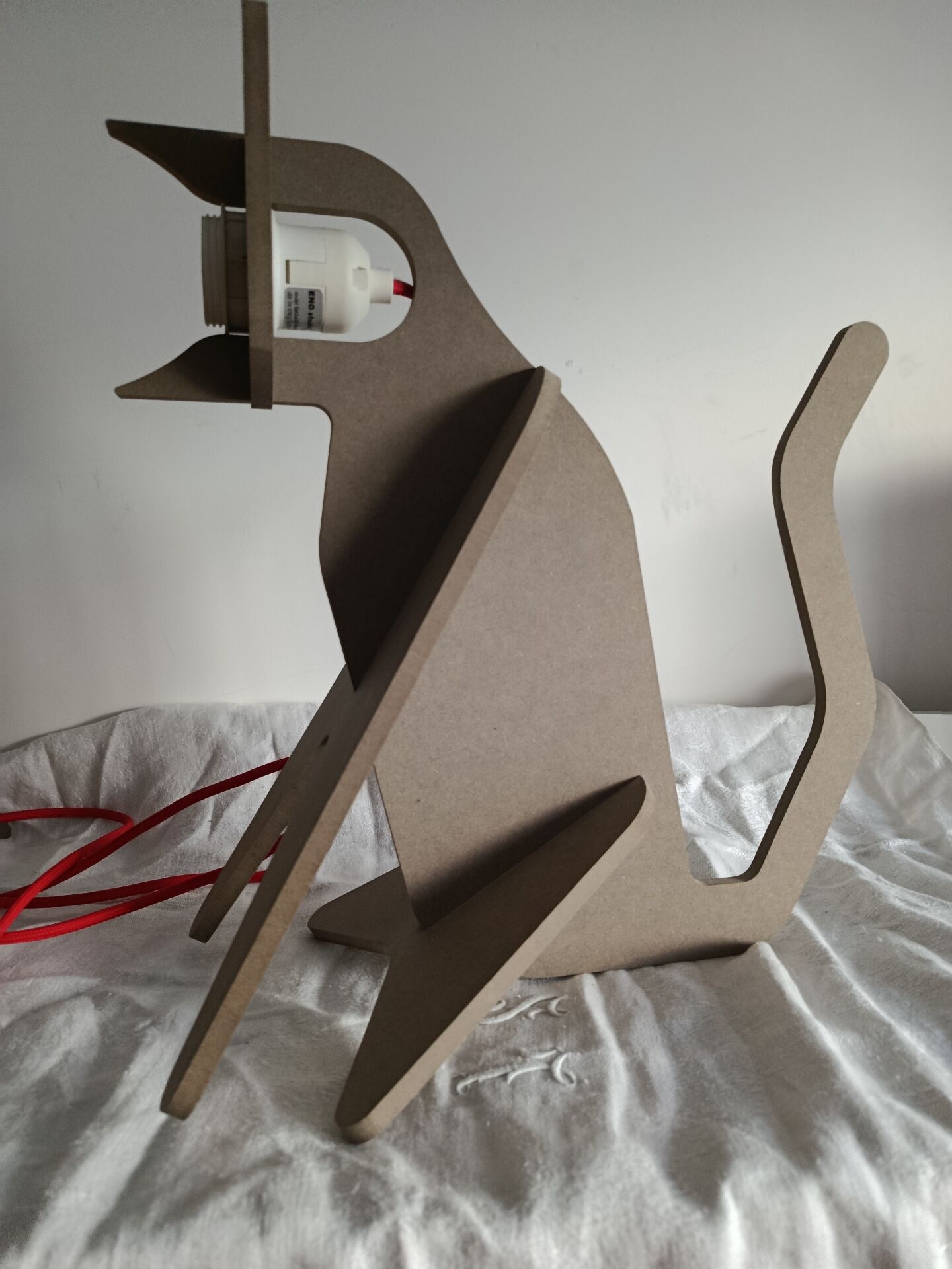 Eno get out cat Lamp design