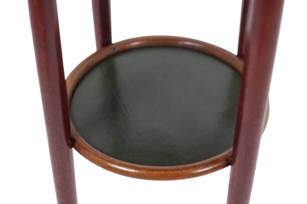Thonet. Pair of side tables with 2 tops in stained beech. 1900s.