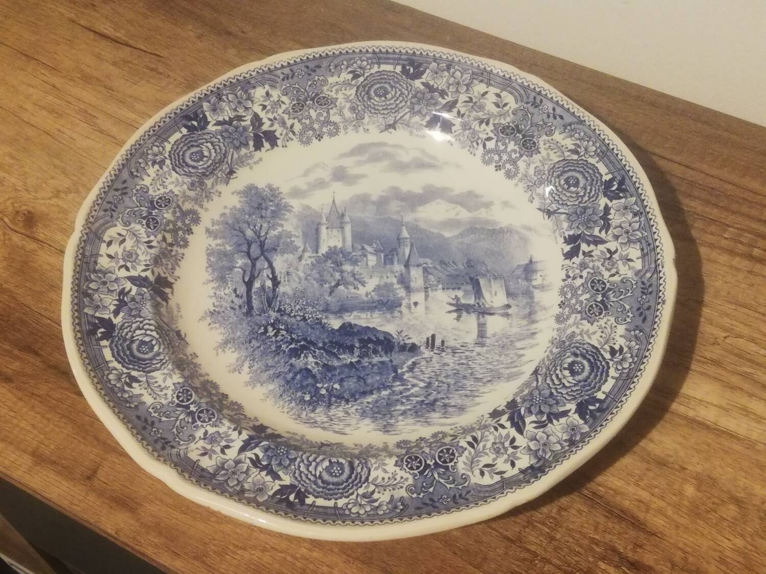 Large Villeroy Boch plate