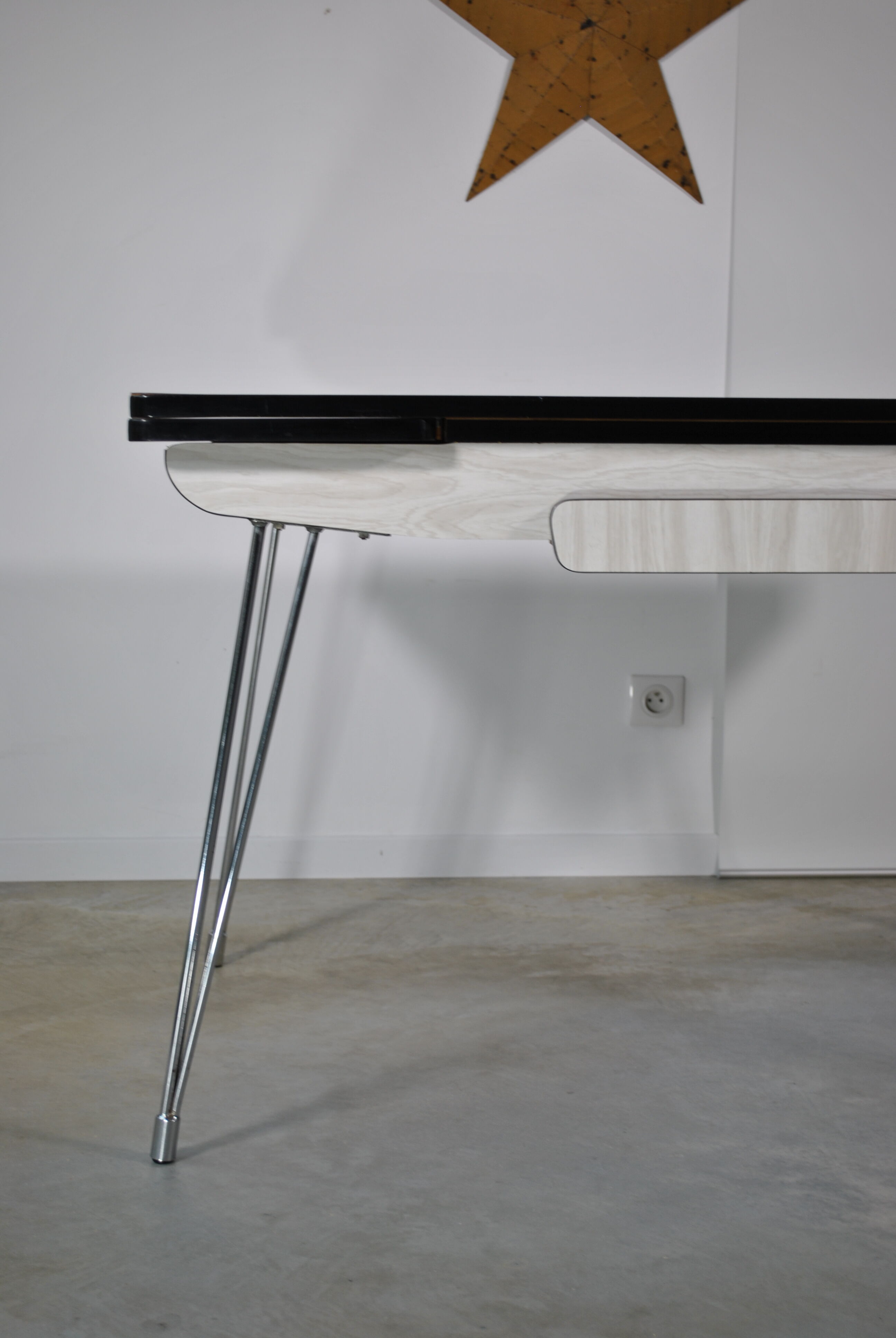 Formica 1950 table and chairs