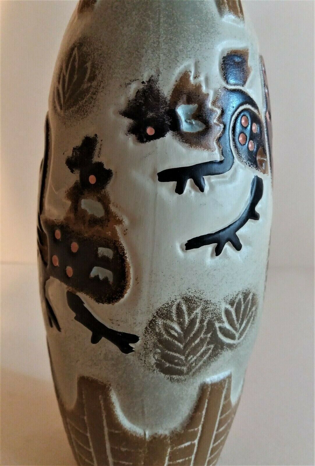 Stoneware vase decorated with vintage ceramic roosters XXth
