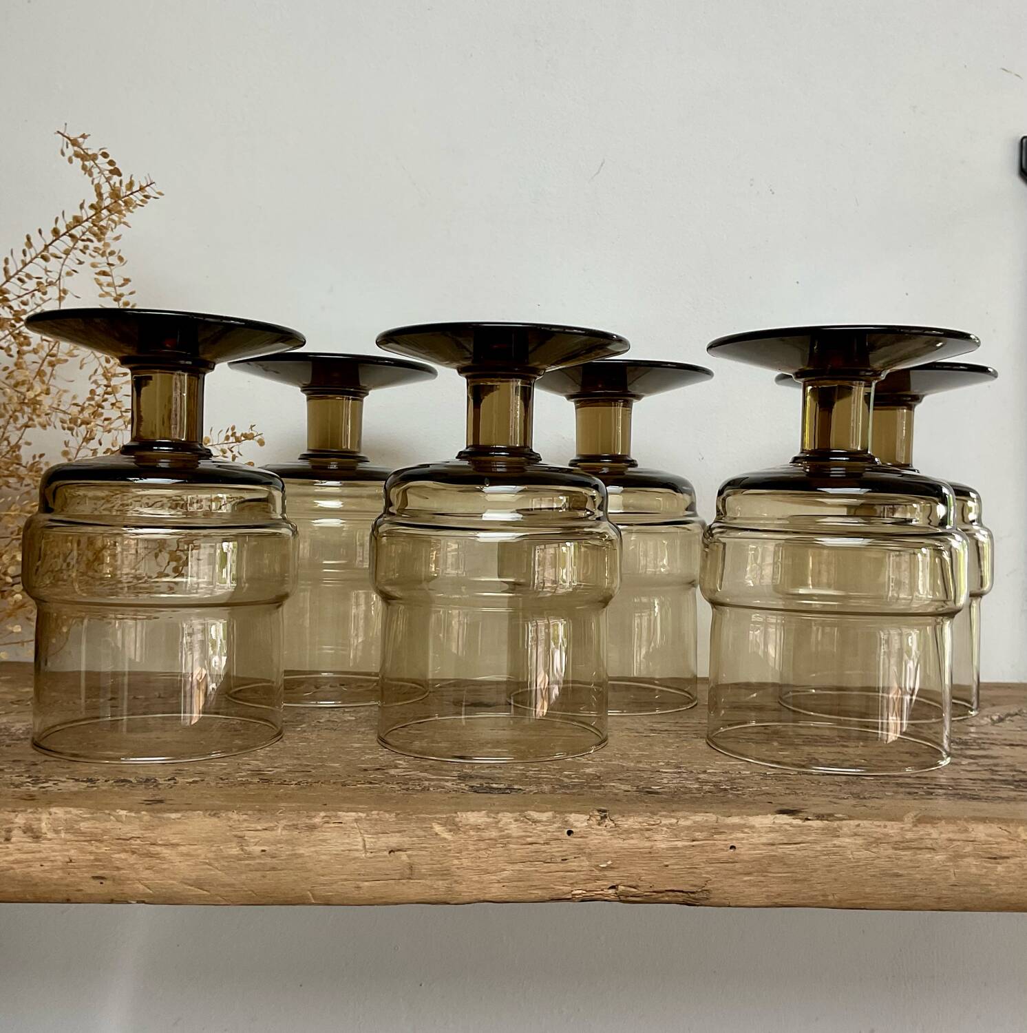 6 “Willem Heesen” smoked glass glasses