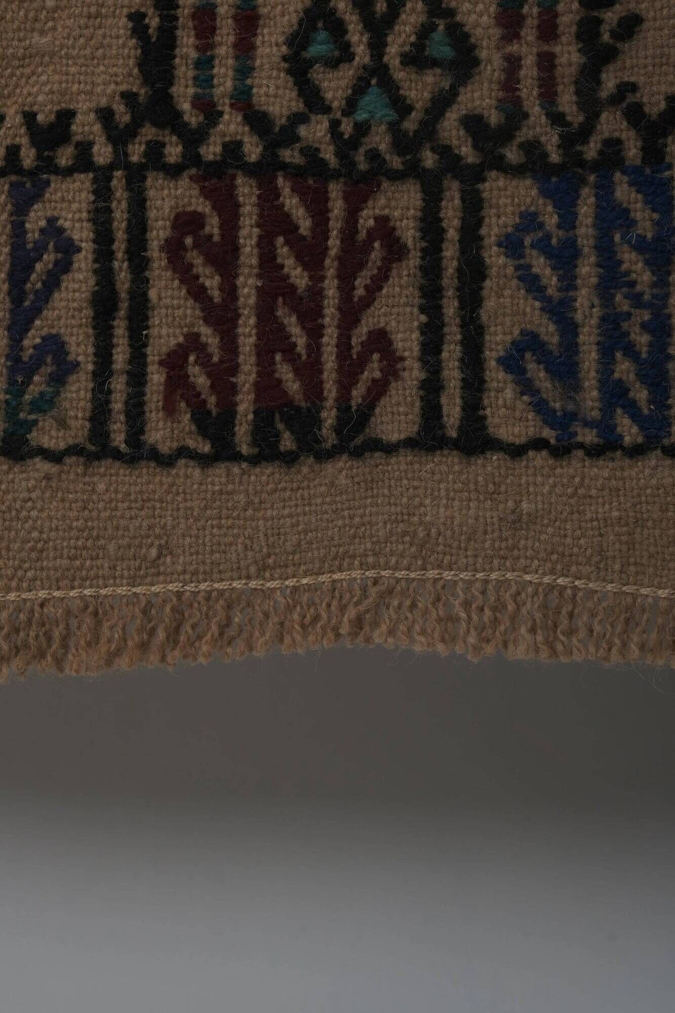 Vintage Turkish kilim, handwoven, 151x221 cm.