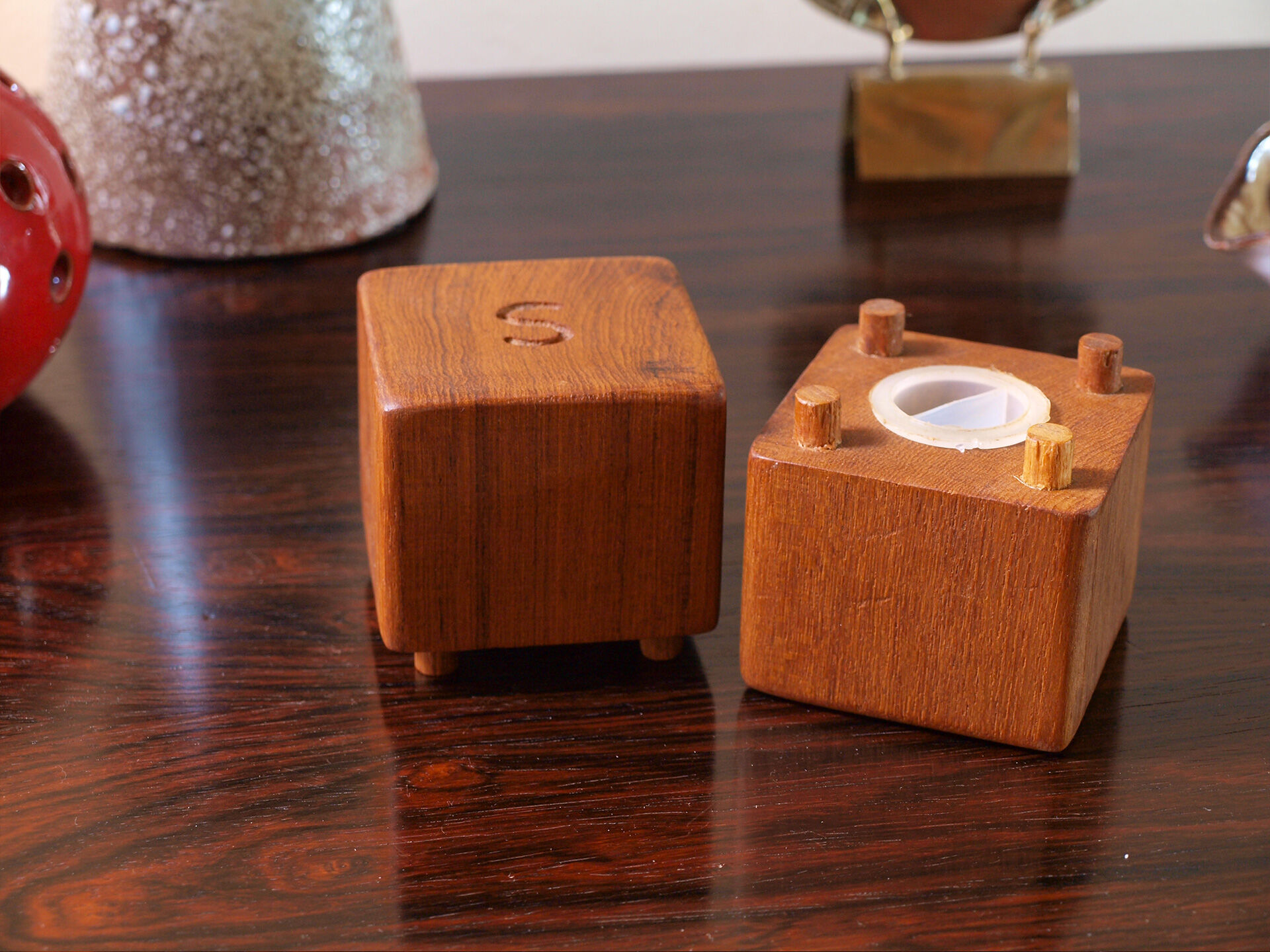 Scandinavian salt and pepper in teak