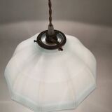 Suspension in opaline