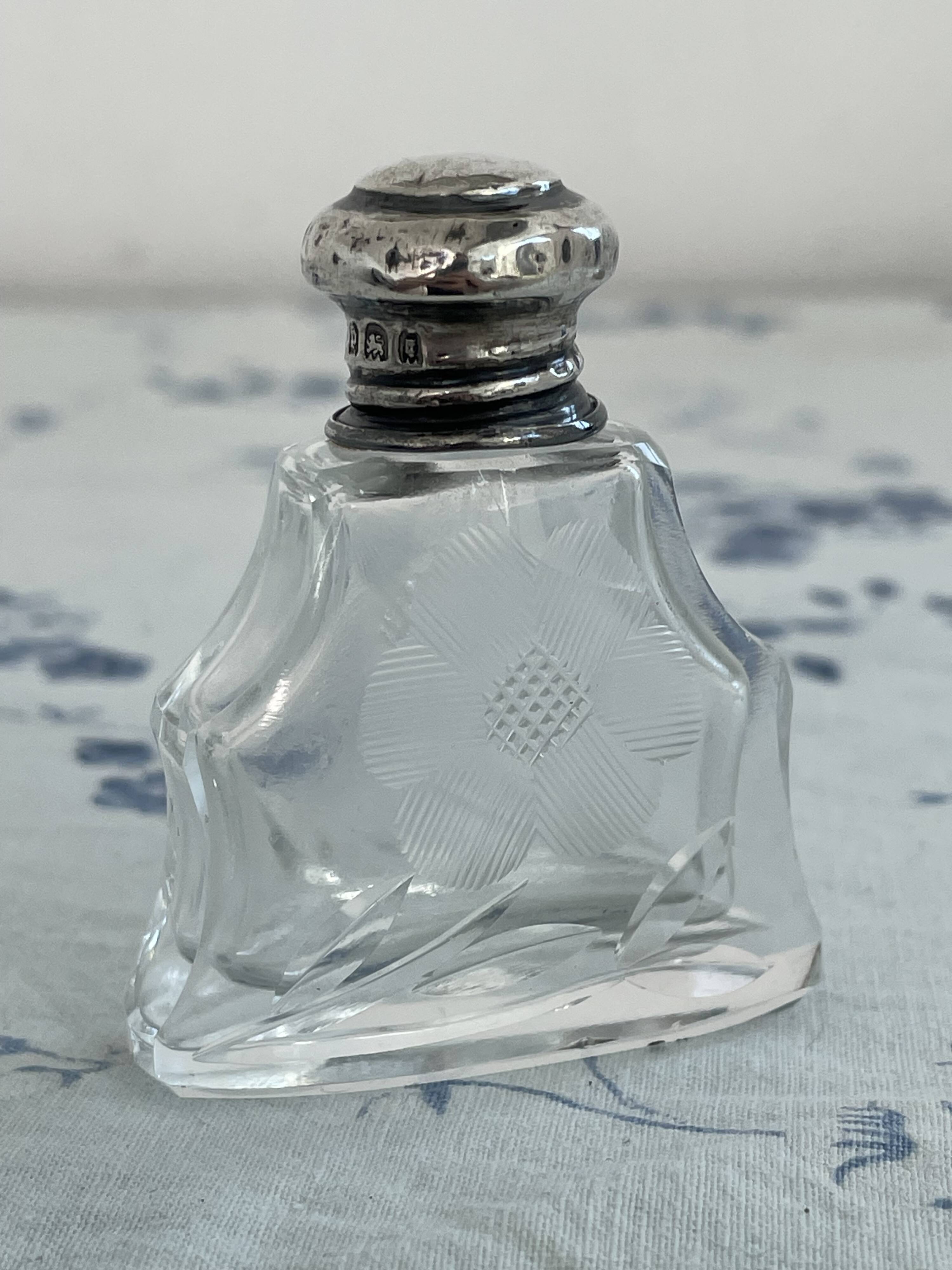 Perfume bottle, salt, silver, engraved glass, 1908, English silver hallmarks