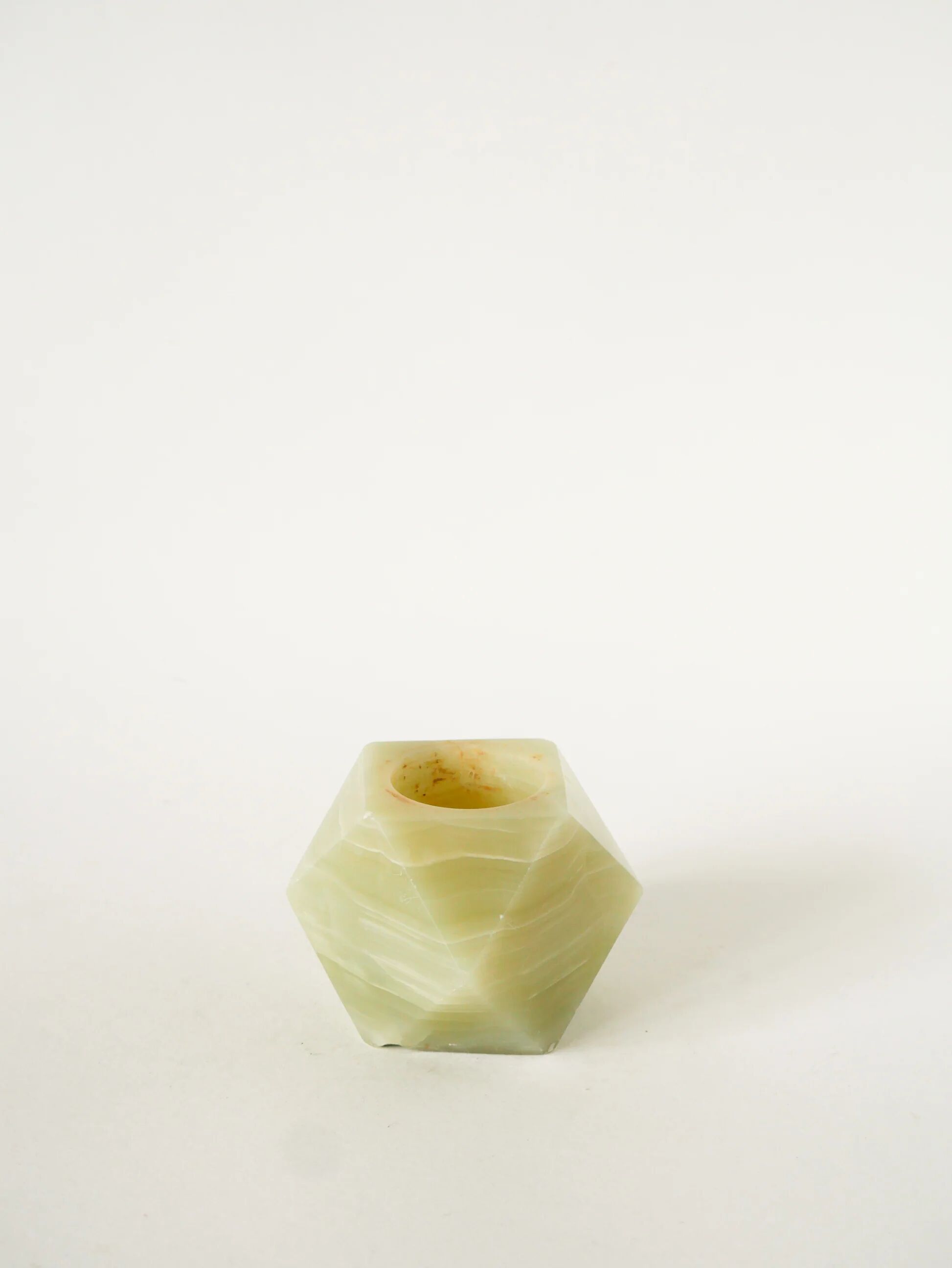 Bougeoir hexagonal en albâtre, 1970