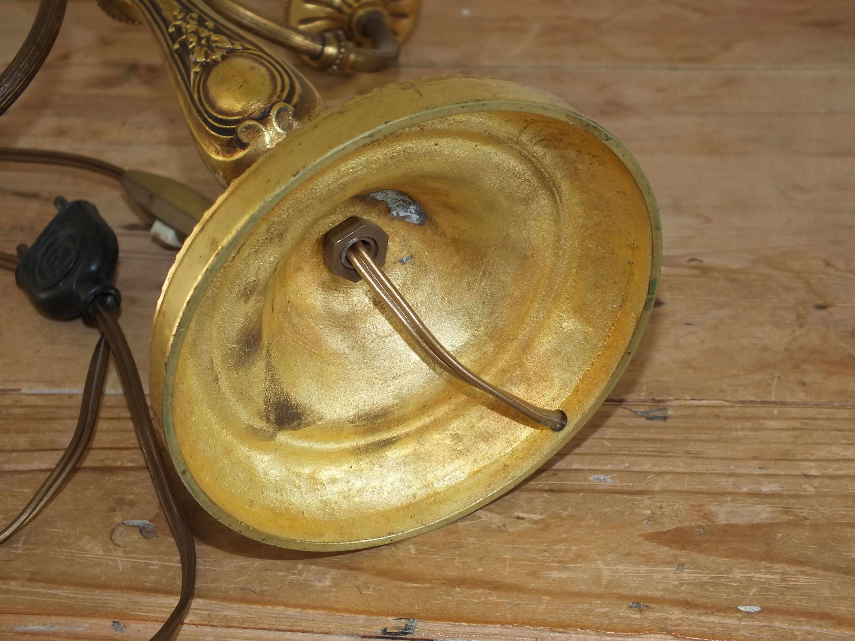 Lampe de style Louis XVI en bronze à 3 bras de lumière