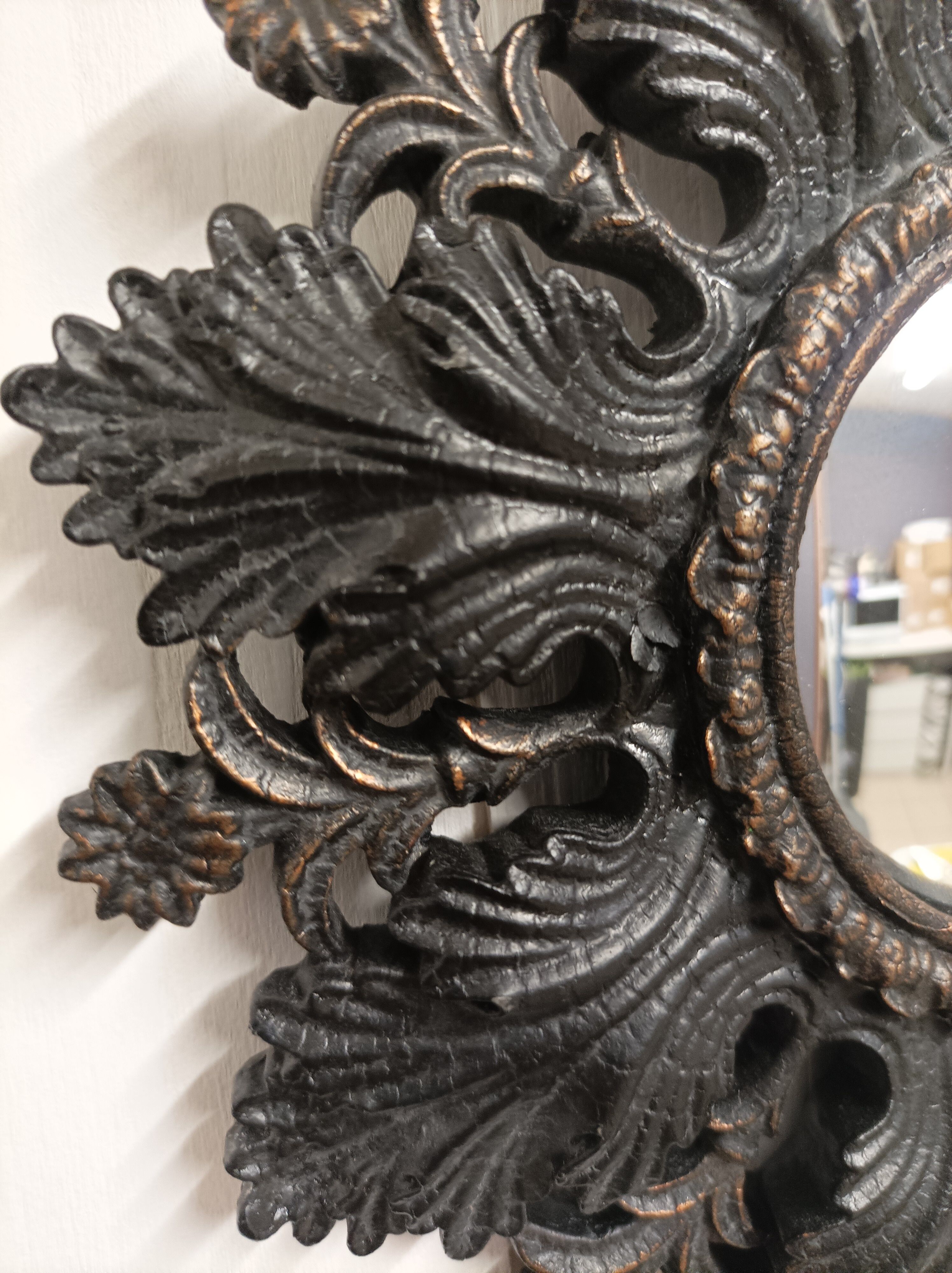 Convex mirror leaves and black flowers golden reflection 20 cm