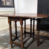 Gate leg table in oak