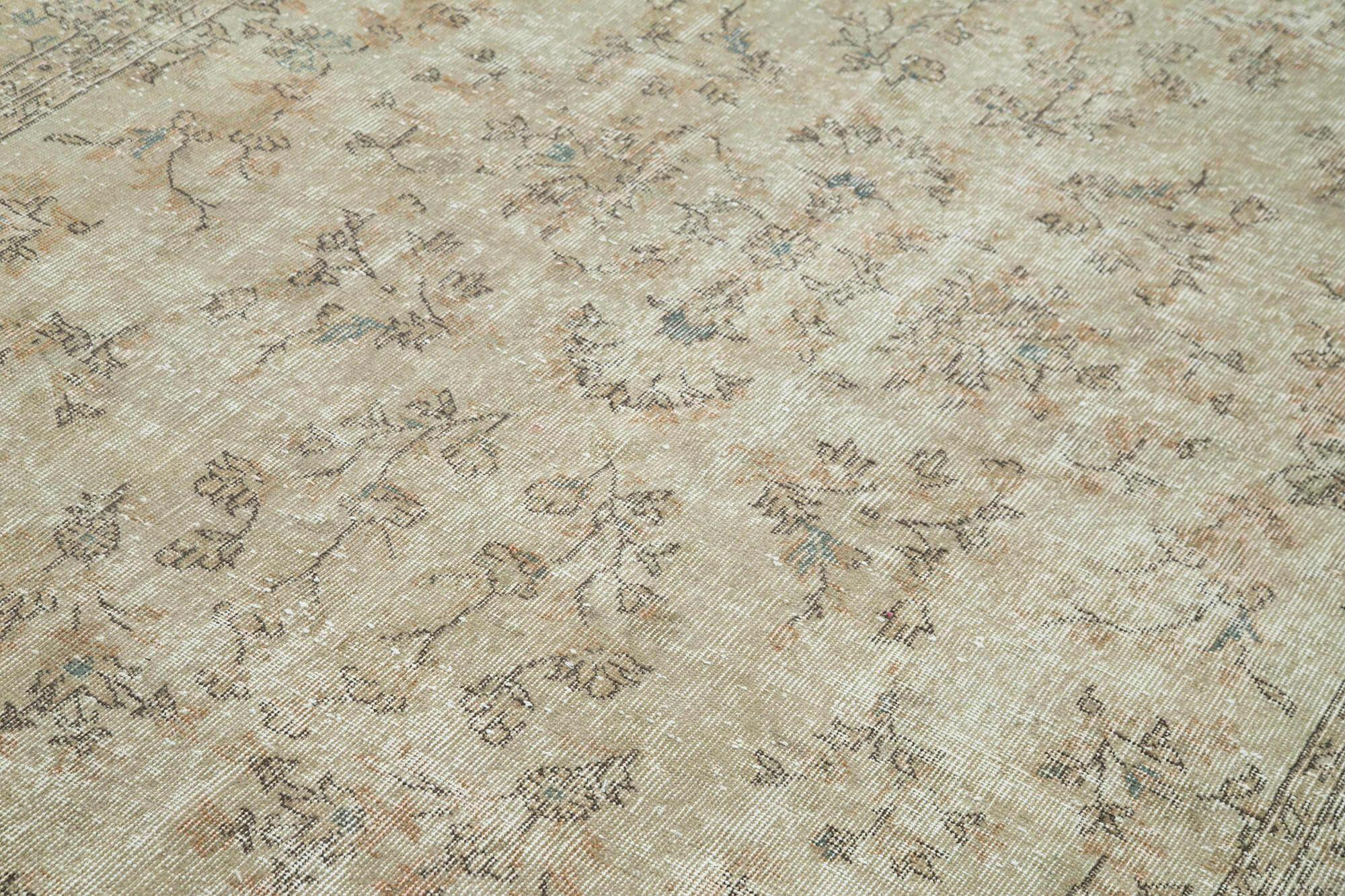 Handwoven antique anatolian beige carpet 200 cm x 316 cm - 36636