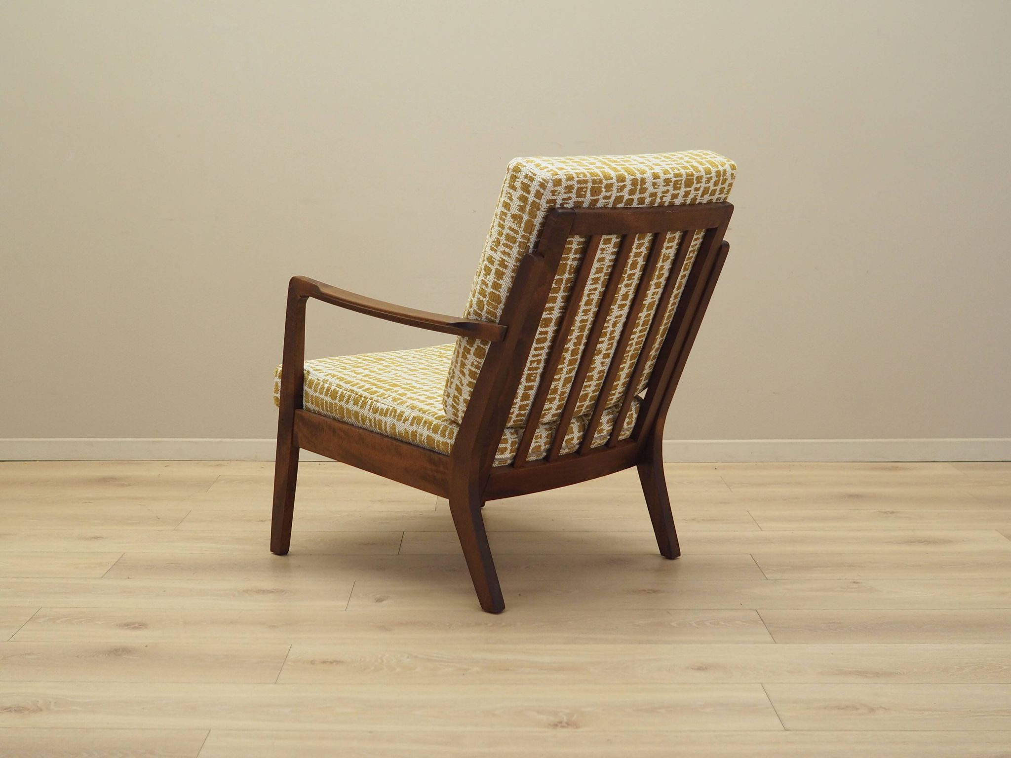Fauteuil en hêtre, design danois, années 1970, production : Danemark