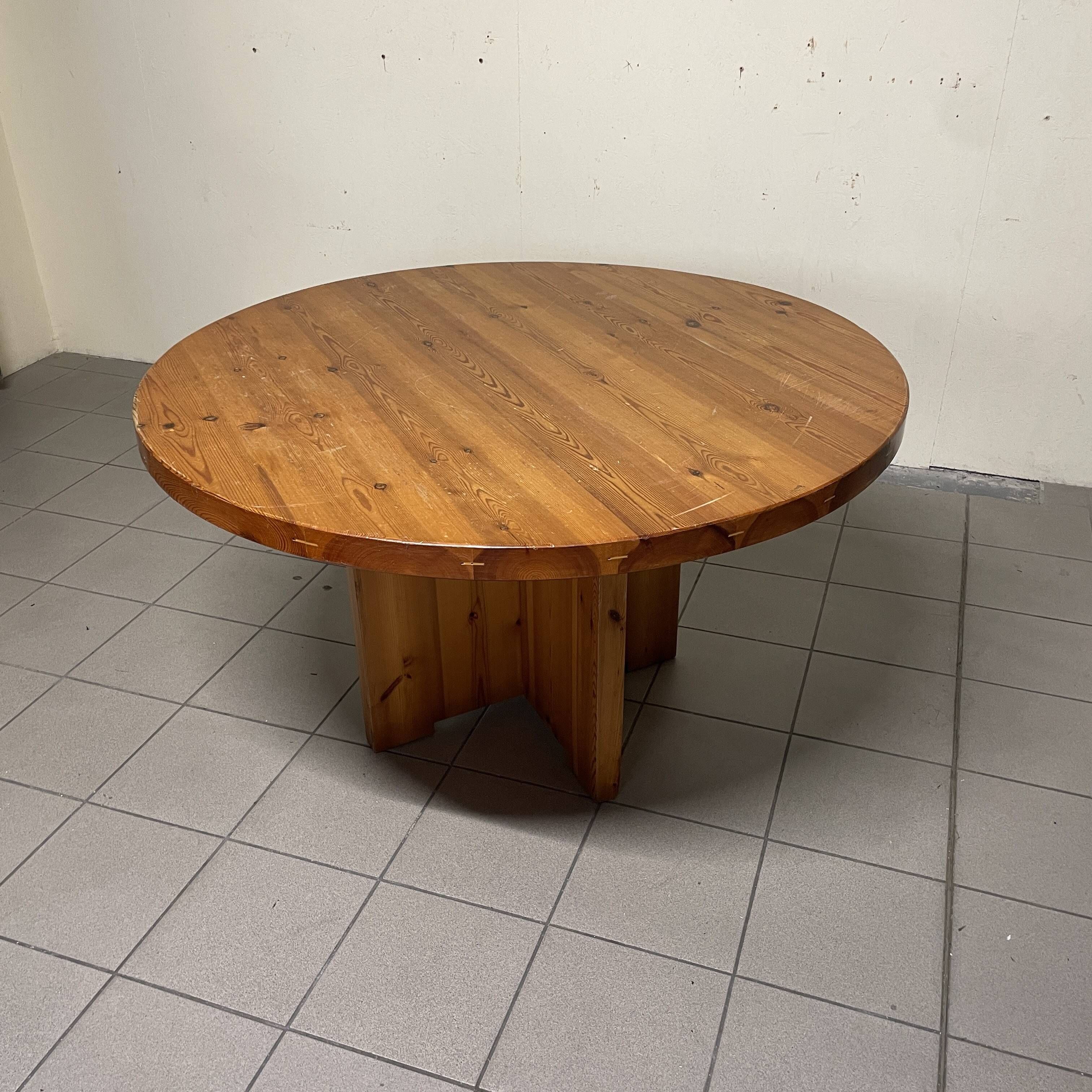 1970s round dining table in larch