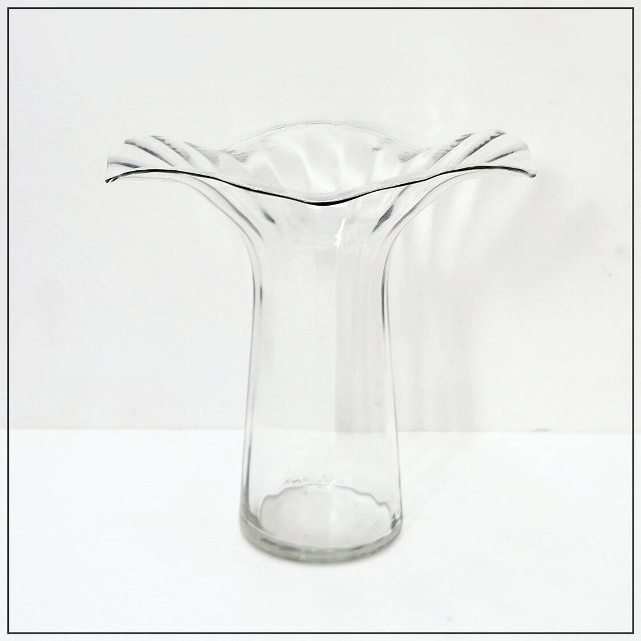 Vase en verre transparent attribué à Peill & Putzler - Vers 1970