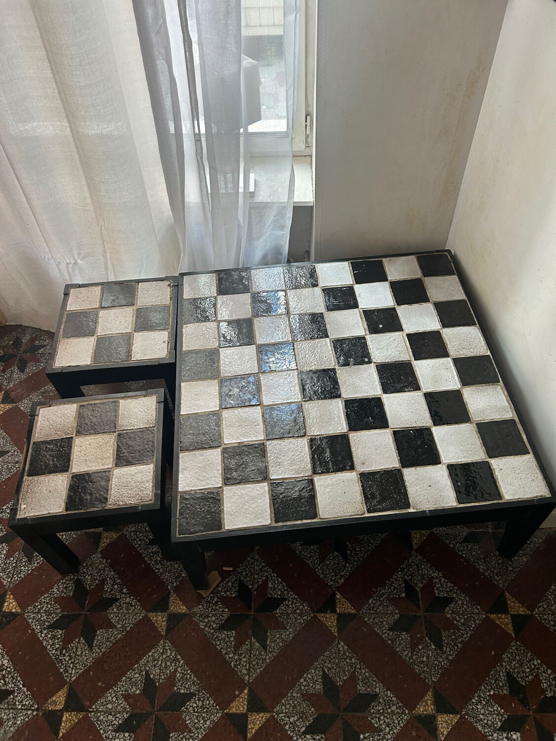 Set of three coffee tables