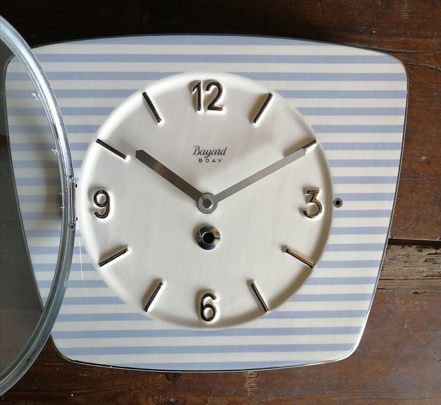 Horloge céramique vintage pendule murale silencieuse "Bayard blanc bleu  argent" | Selency