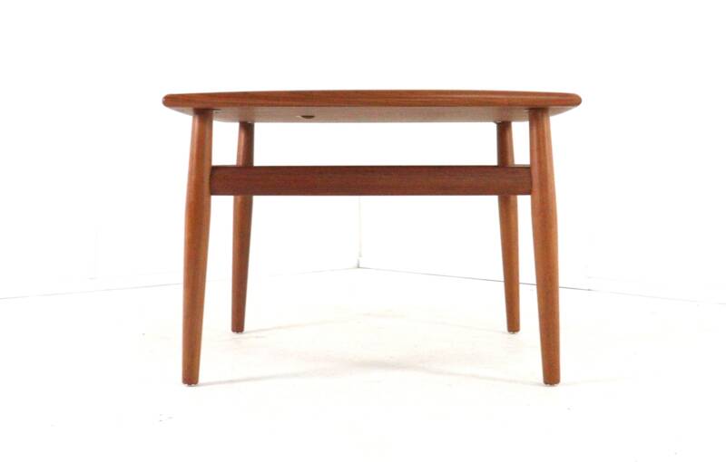 Grete Jalk for Glostrup coffee table danish design in teak