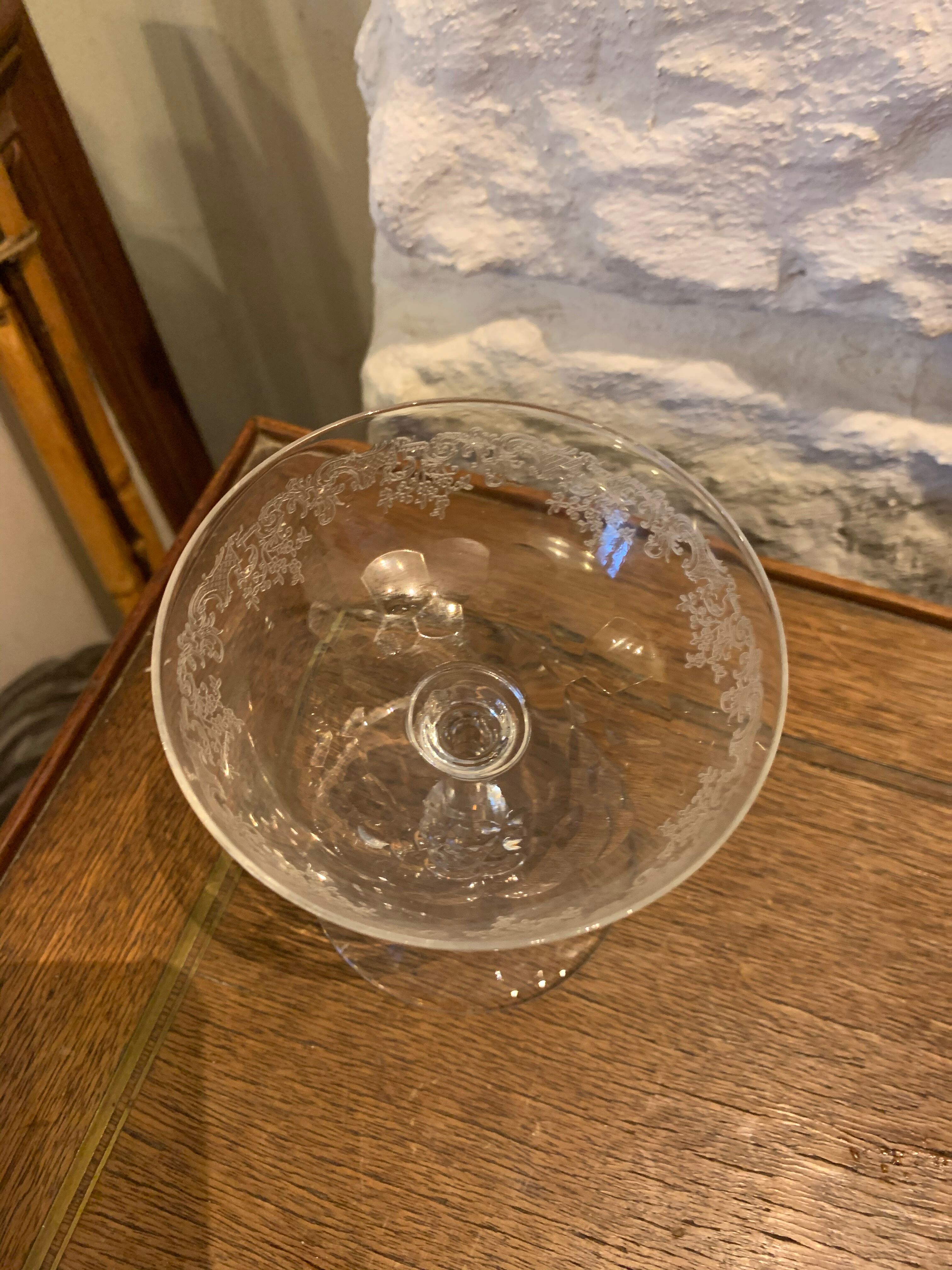 6 art deco champagne glasses with floral frieze