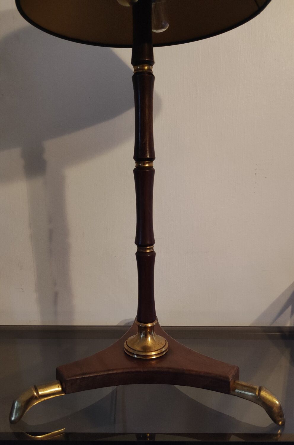 Art Deco tripod lamp in wood and brass signed France Paris