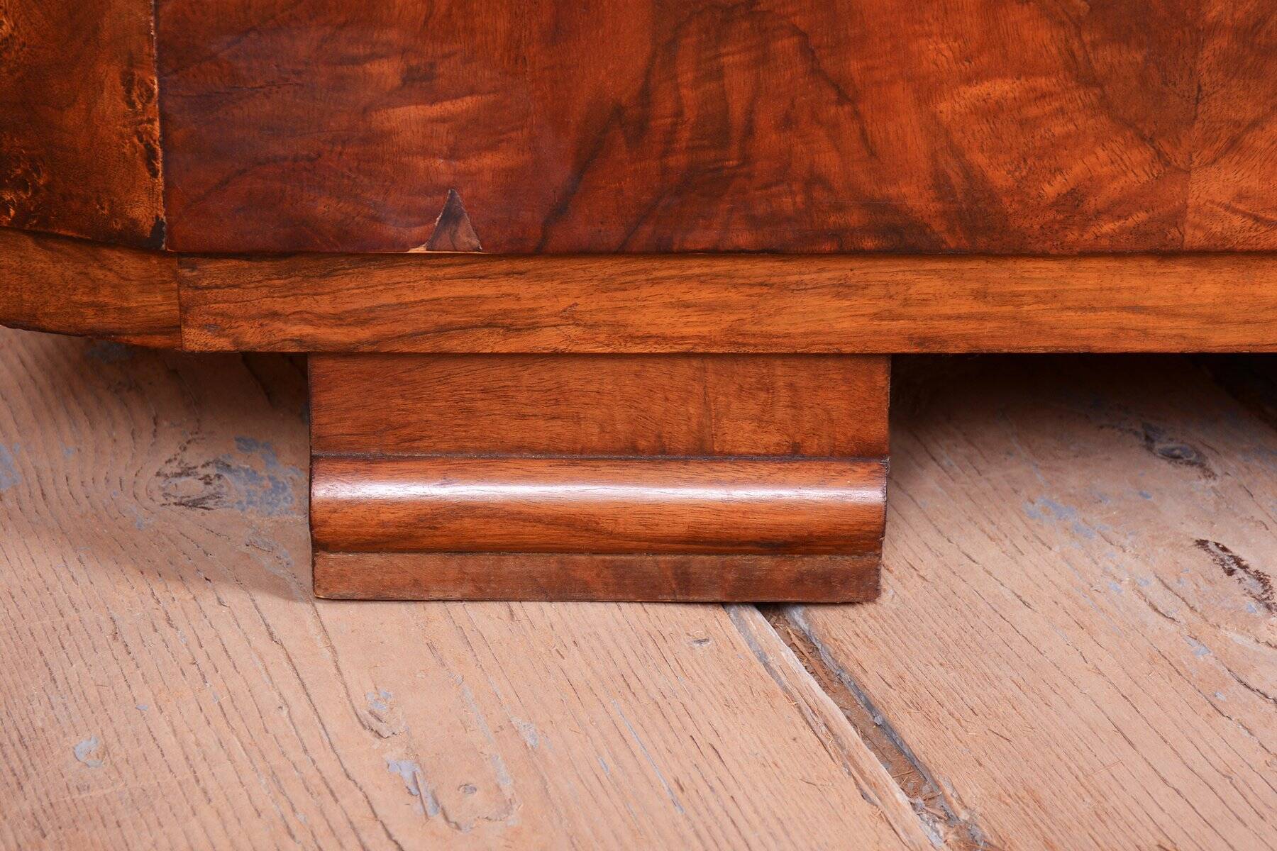 Ard Deco Commode in Walnut and Glass, Czech, 1920s