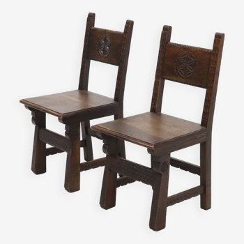 Ensemble de 2 chaises en chêne sculpté à la main espagnol du 19ème siècle