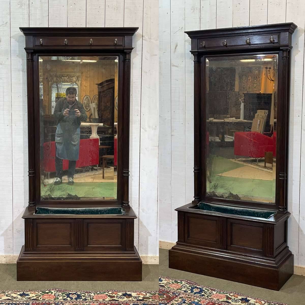 Vestiaire en chêne de la fin XIXème avec sa jardinière