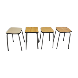 Suite de 4 tabourets formica