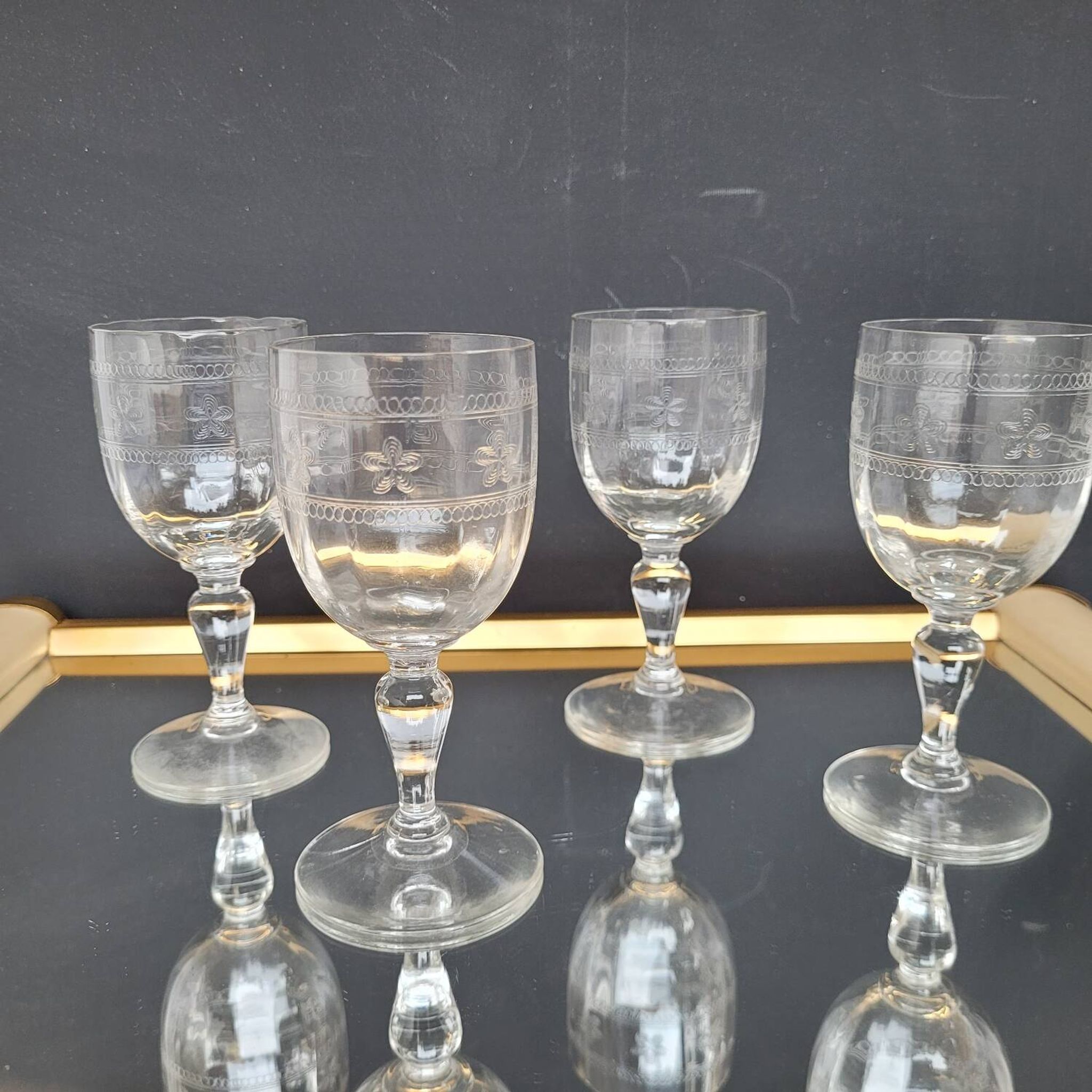 Verres à apéritif gravés soufflés – fin XIXᵉ / début XXᵉ siècle