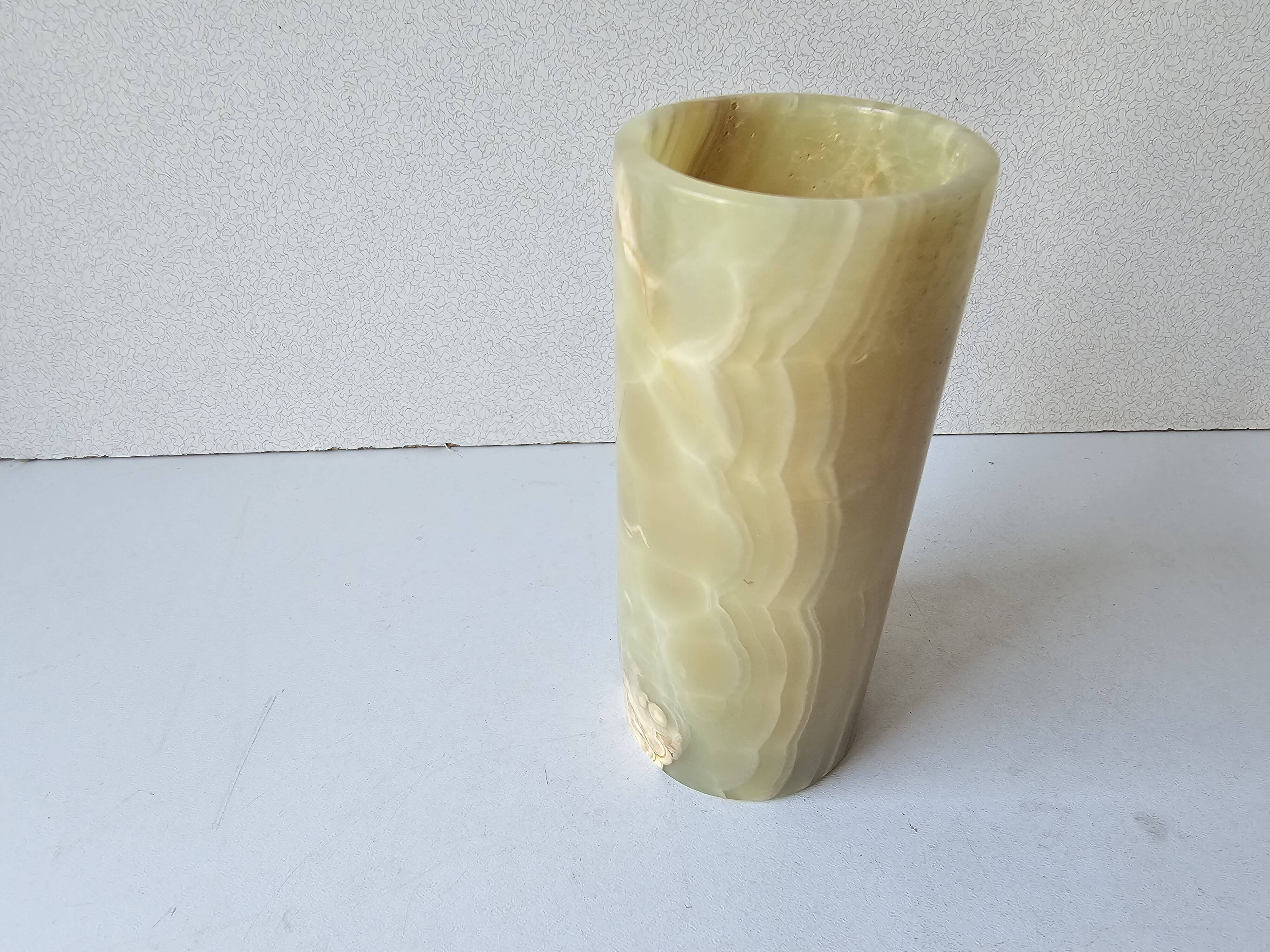 Vintage cylindrical roll vase in Onyx from the 1960s.