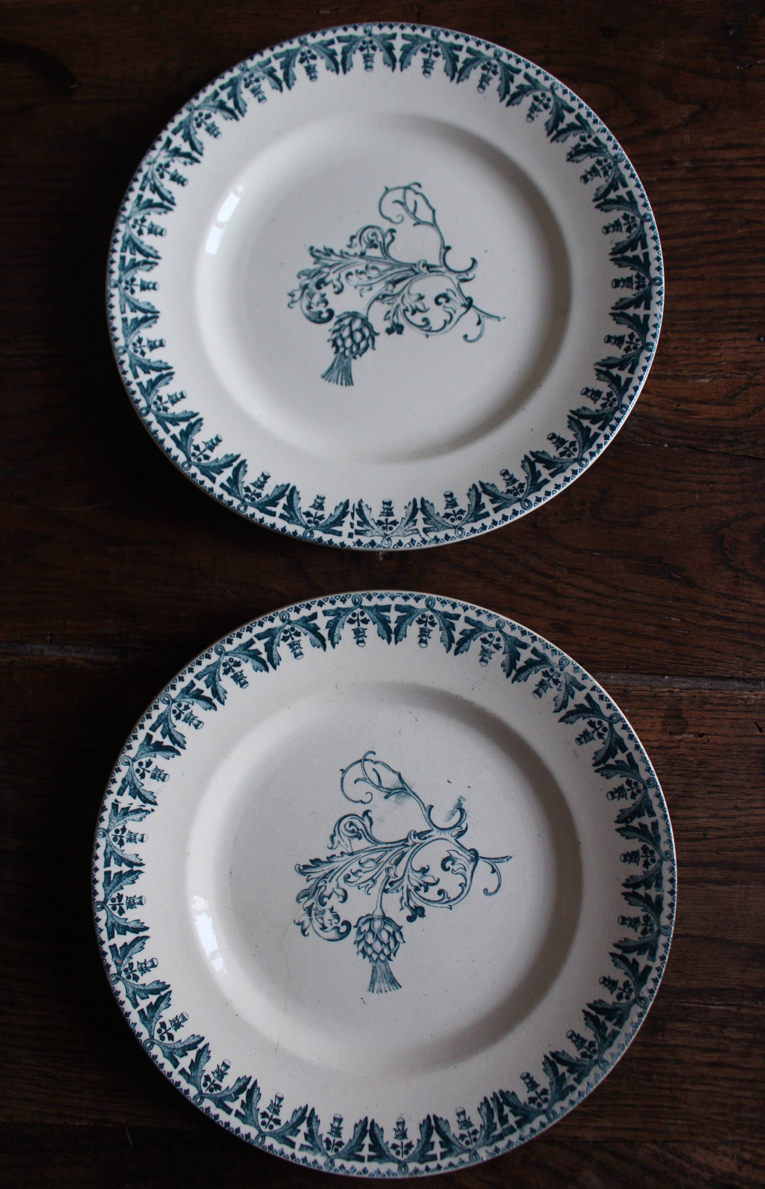 6 mismatched flat plates pairs Terre de Fer Marsac Flowers Digoin