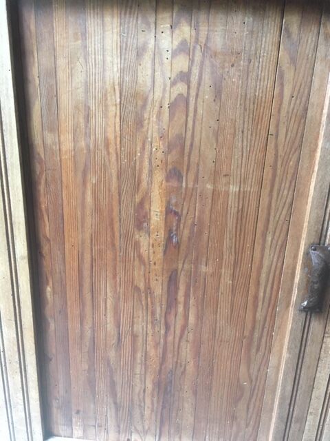 Old parisian buffet sliding doors