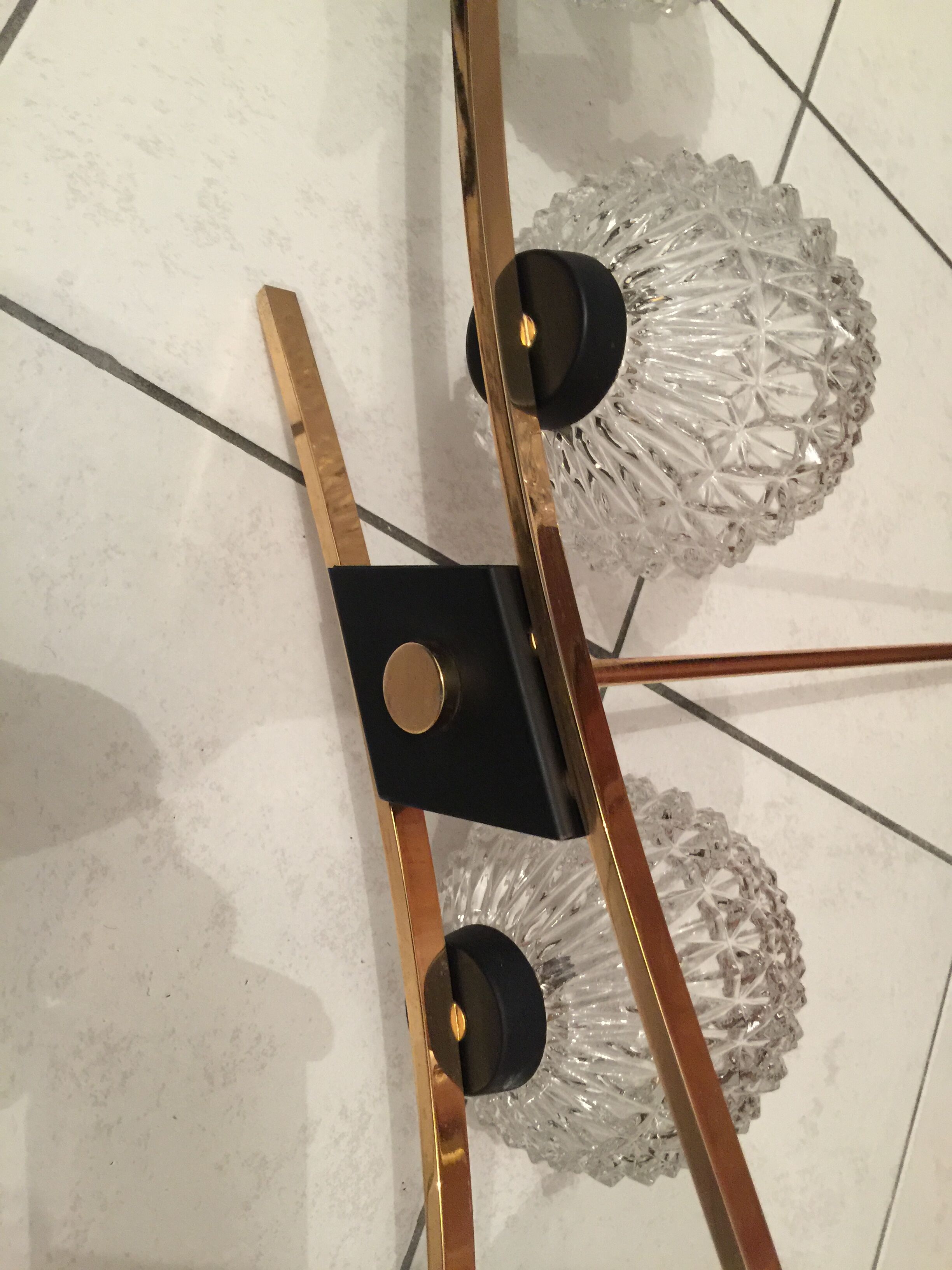 Lustre 4 boules de verre et laiton design