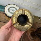 Round ashtray