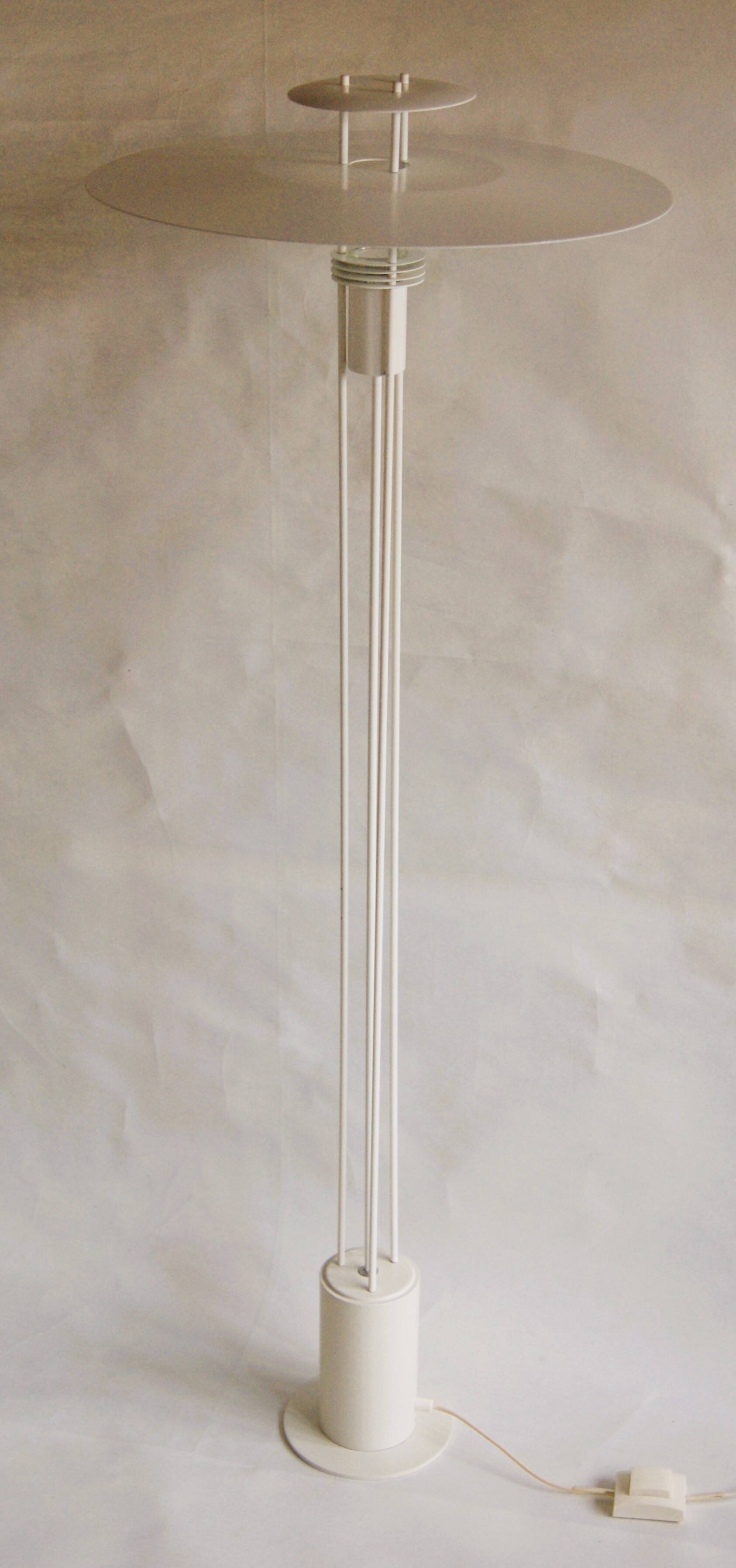 Vintage white floor lamp from 3-line series by Benny Frandsen - award wining minimalist design from
