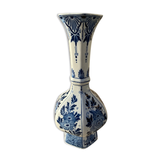 Vintage vase delfte