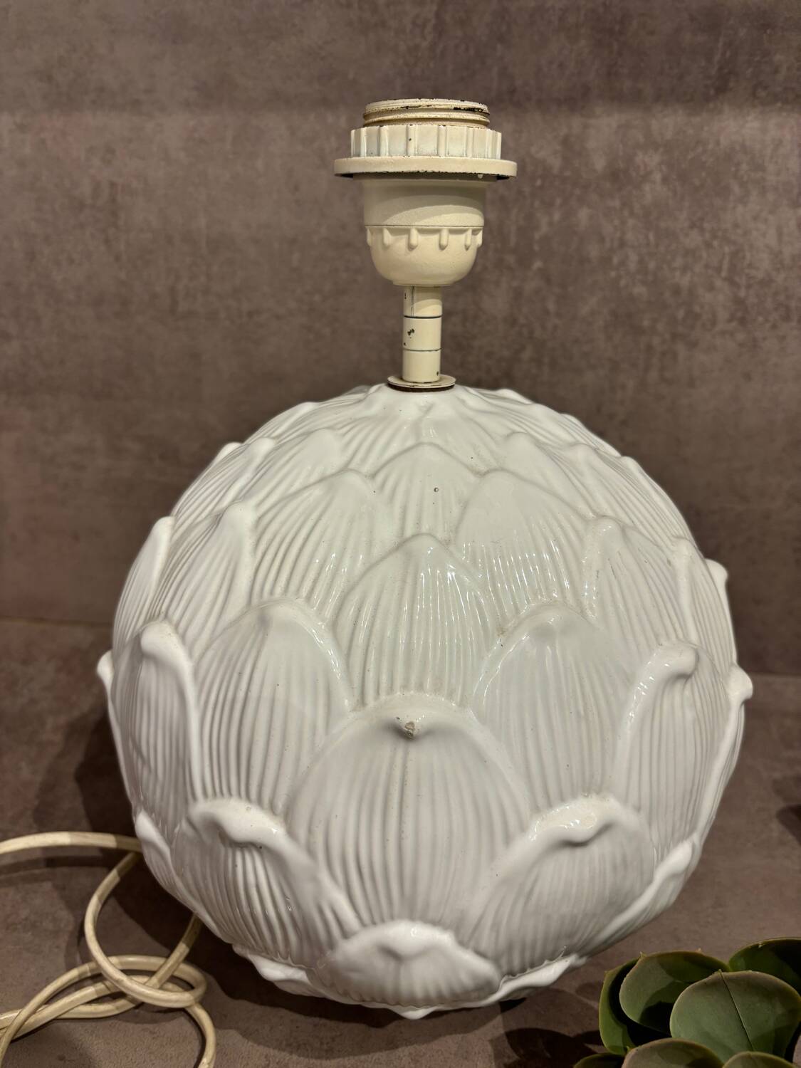 Vintage artichoke lamp