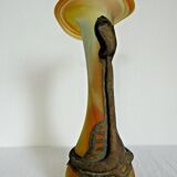 Vase soliflore art nouveau en pate de verre jaune et armature metalique