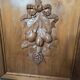 Paire de portes en bois sculpté en noyer