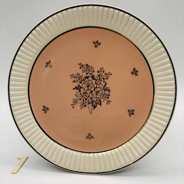 6 Assiettes à dessert et le plat de service, Villeroy & Boch », Météore.