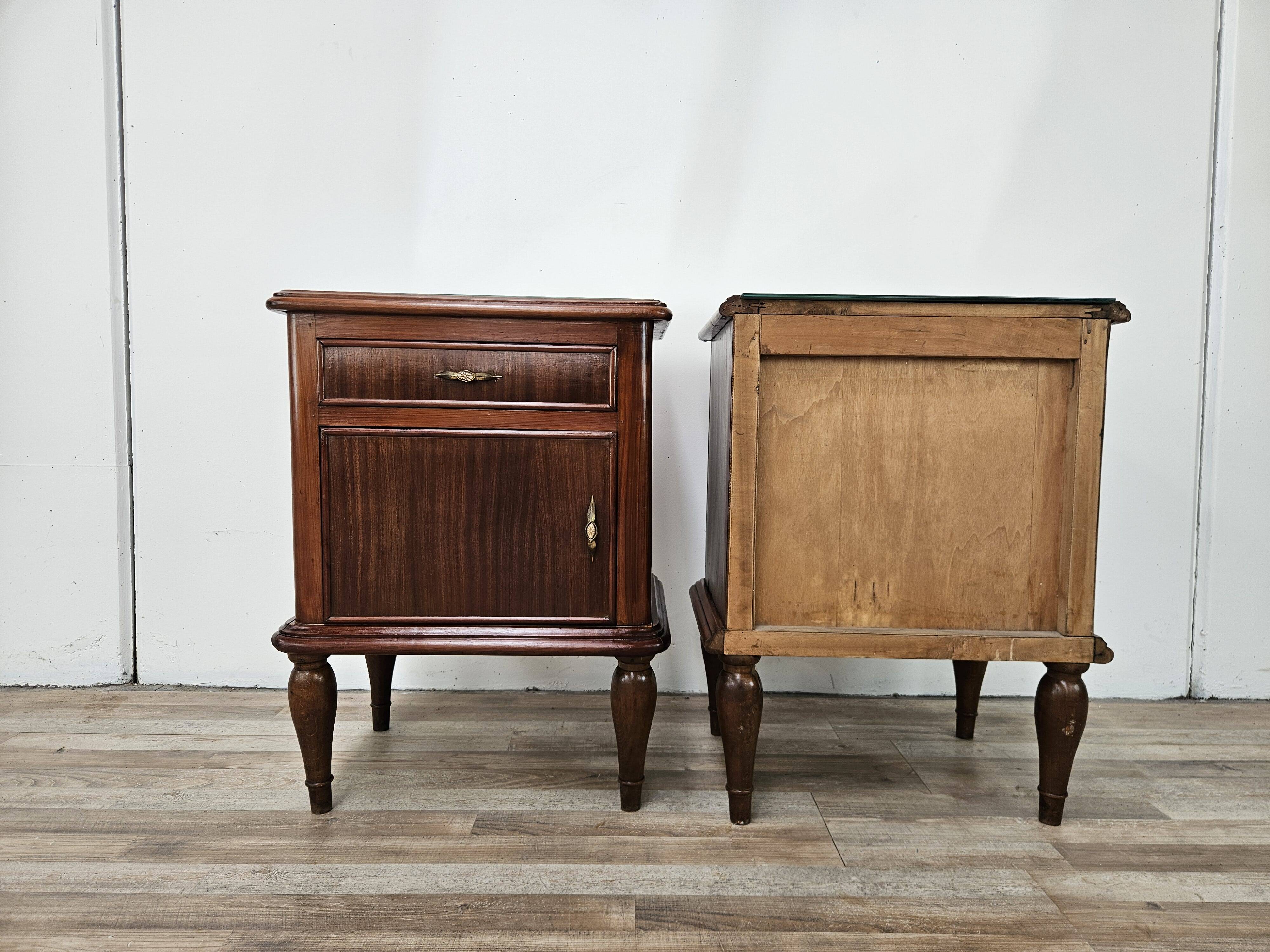 Pair of 1950s Art Decò bedside tables with mirrored top