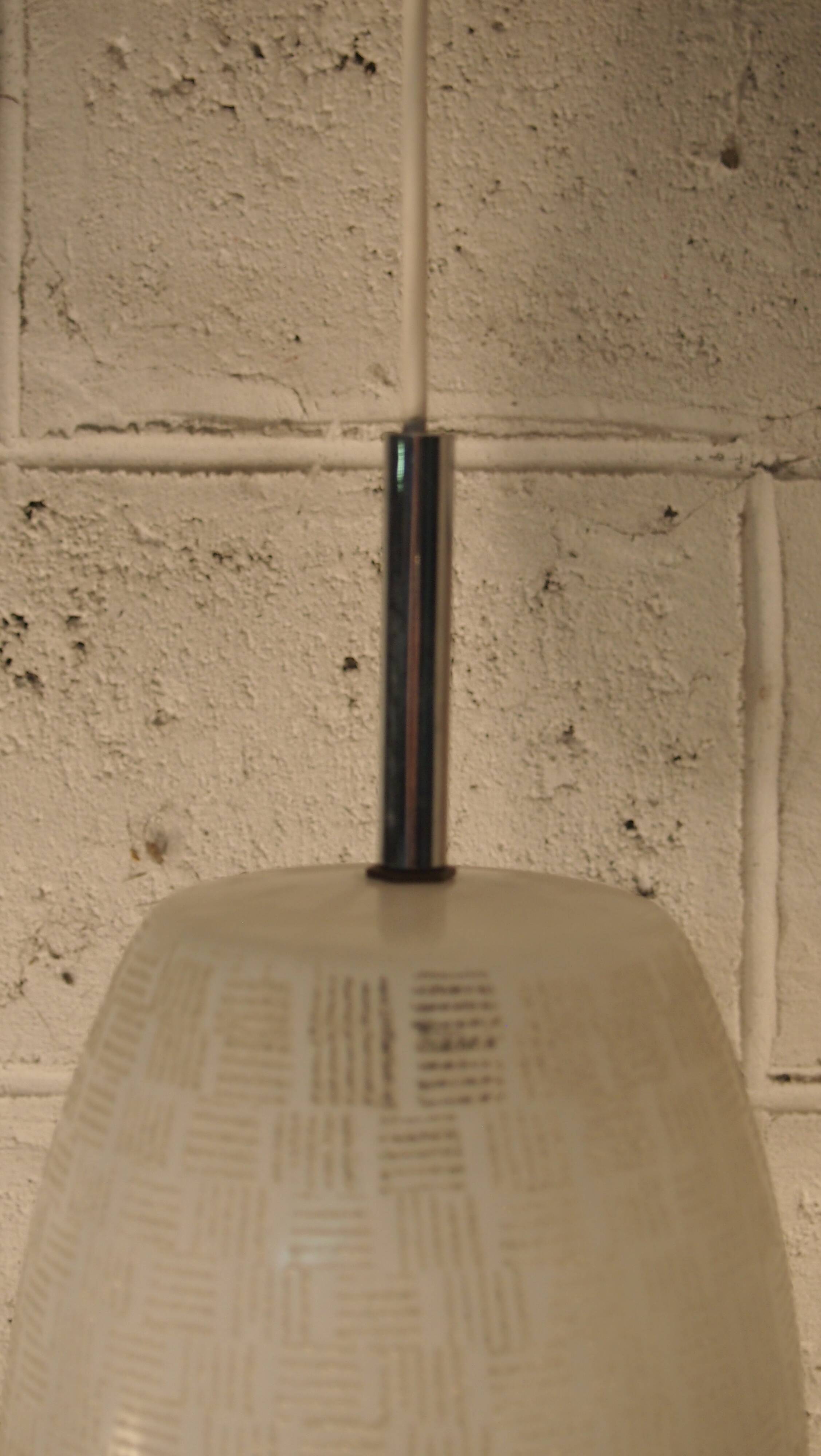 Suspension vintage française en Verre des années 1960 attribuée à Lunel