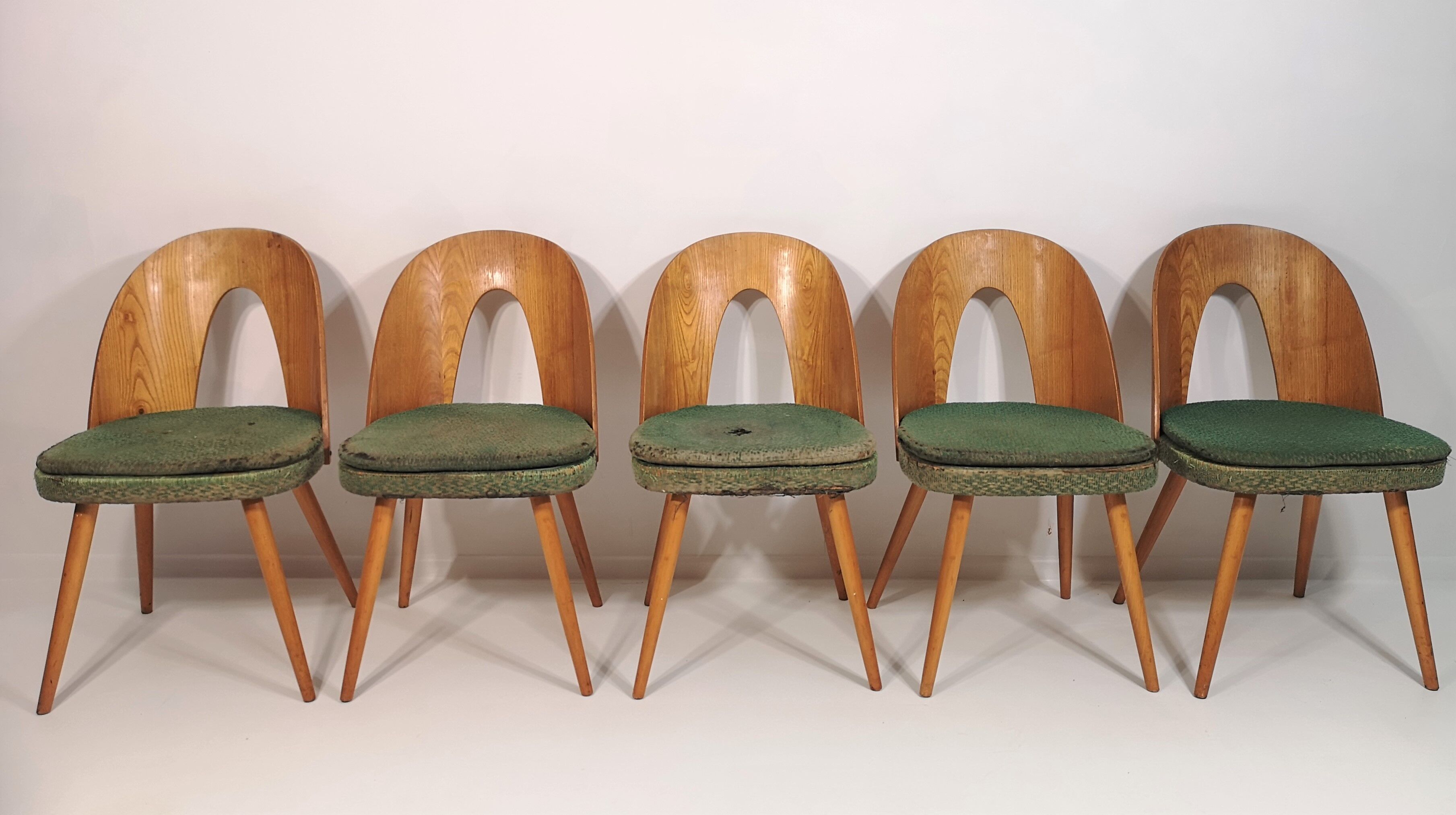 Ensemble de 4 chaises à manger par Antonín Šuman, années 1960